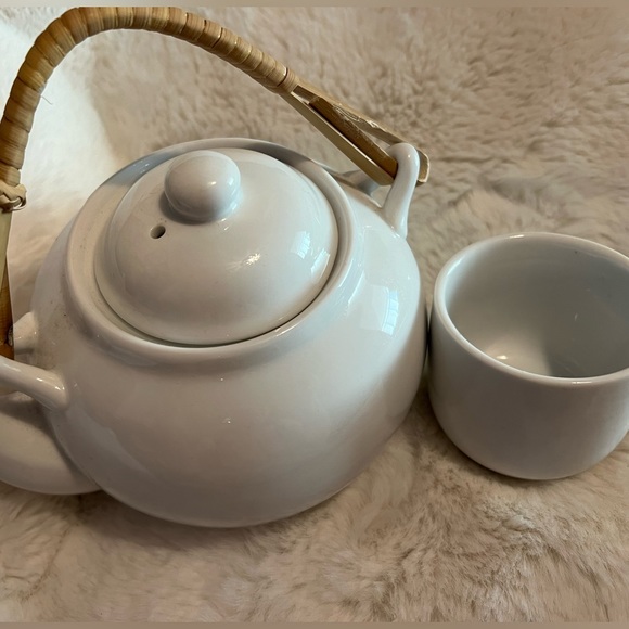 Pier 1 TEAPOT - Picture 2 of 2